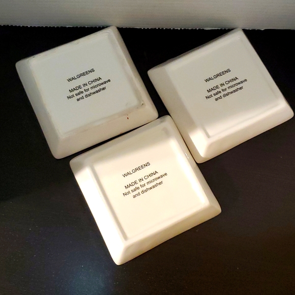 Set Of 3 Holiday Christmas Santa plates 5” Square New - Picture 3 of 3